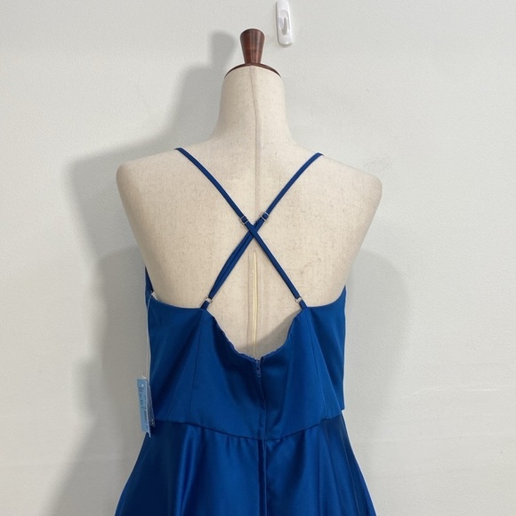 Elegant Blue Midi Dress - Picture 5 of 12